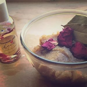 Brown sugar , coconut, and honey body scrub